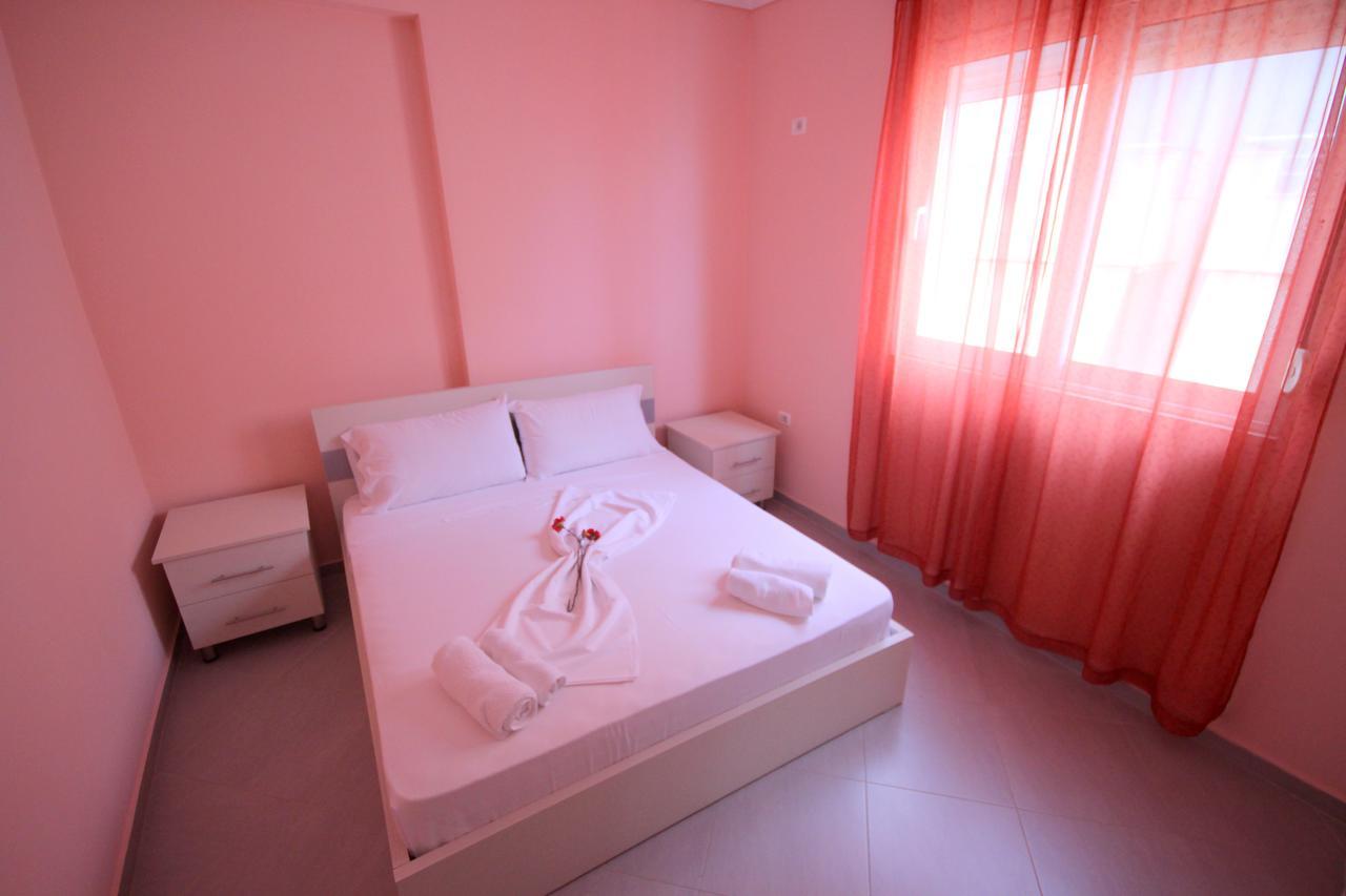 Ideal Holiday Apartments Sarandë Esterno foto