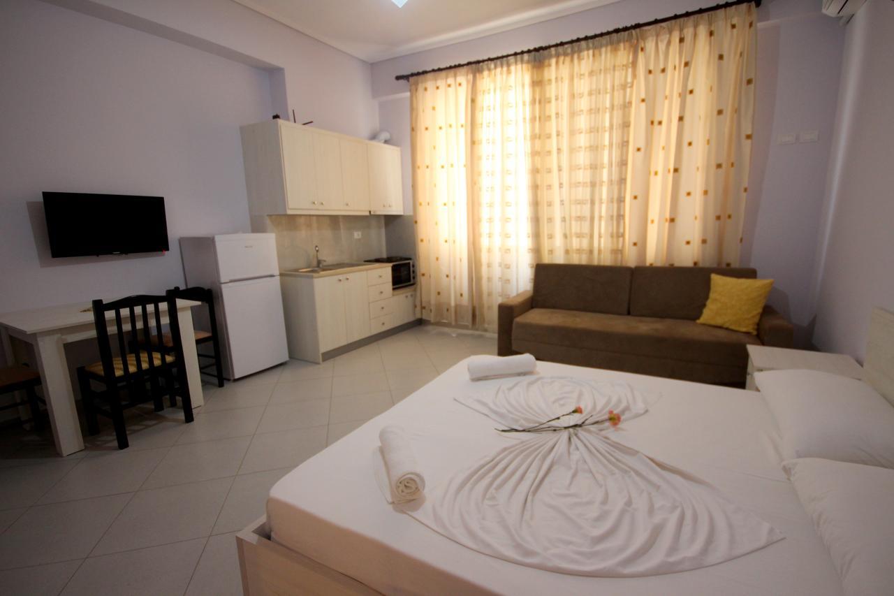 Ideal Holiday Apartments Sarandë Esterno foto