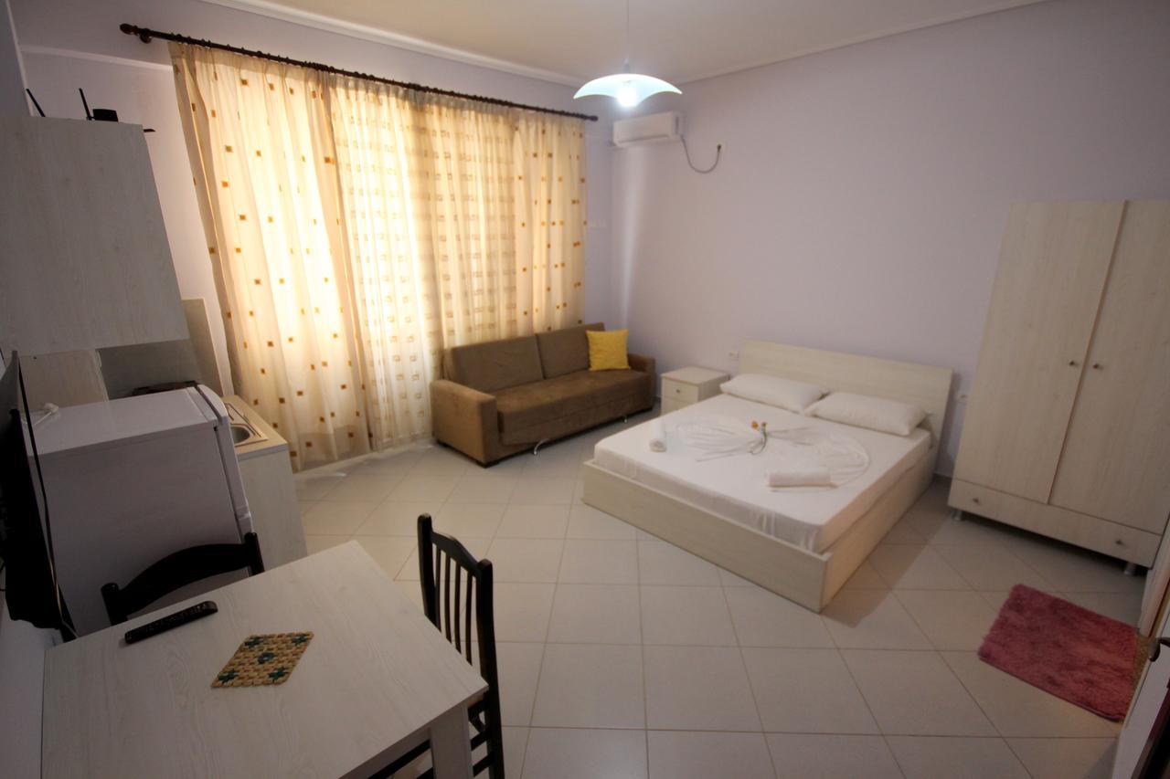 Ideal Holiday Apartments Sarandë Esterno foto