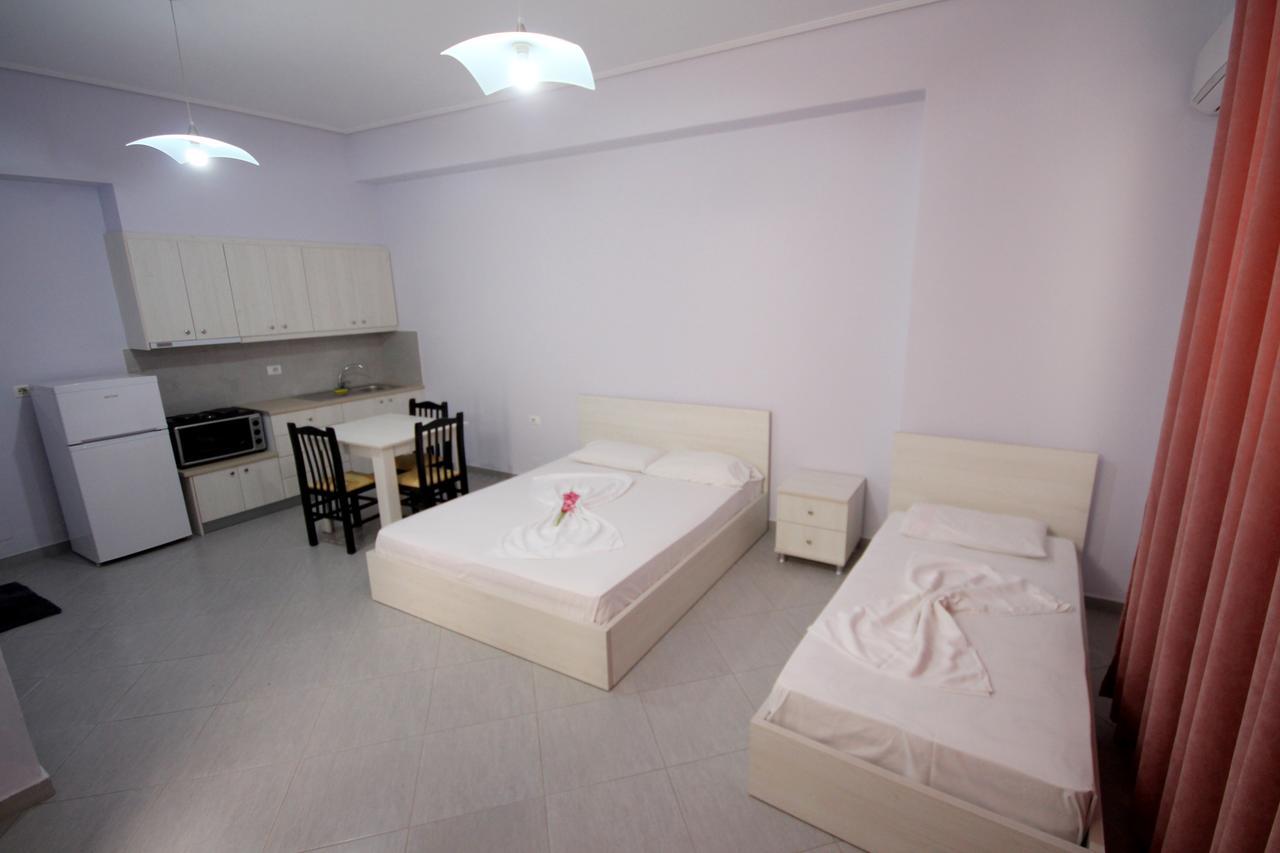 Ideal Holiday Apartments Sarandë Esterno foto